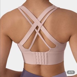 Criss-cross adjustable running sports bra